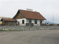 "Adi's Hütte"- neue Imbisstube im Betriebsgebiet